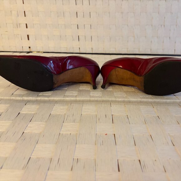 Vintage Naturalizer Red Patent Leather Kitten Heel Pumps - Picture 5 of 6